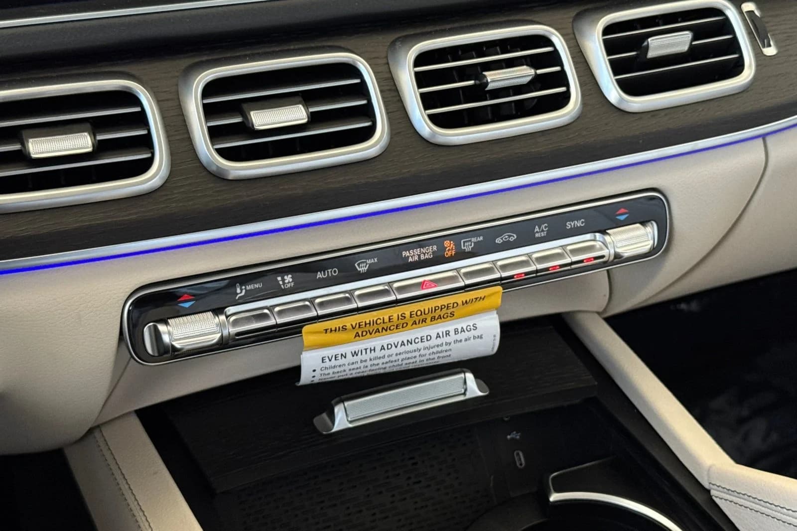 Mercedes-Benz GLS GLS 450 4MATIC SUV 2026 — side view