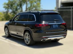 Mercedes-Benz GLS GLS 450 4MATIC SUV 2026 — side view