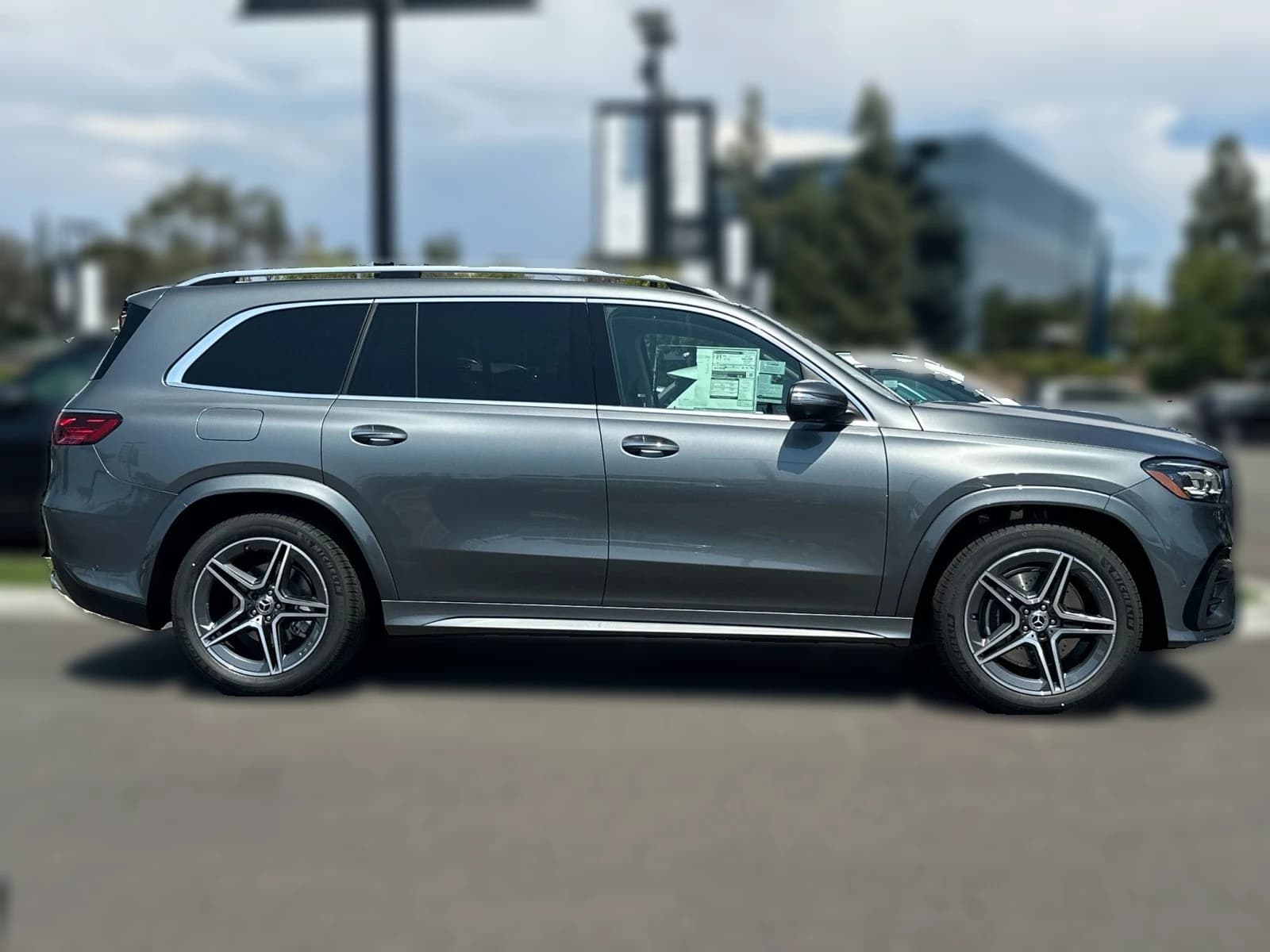 Mercedes-Benz GLS GLS 450 4MATIC SUV 2026 — side view