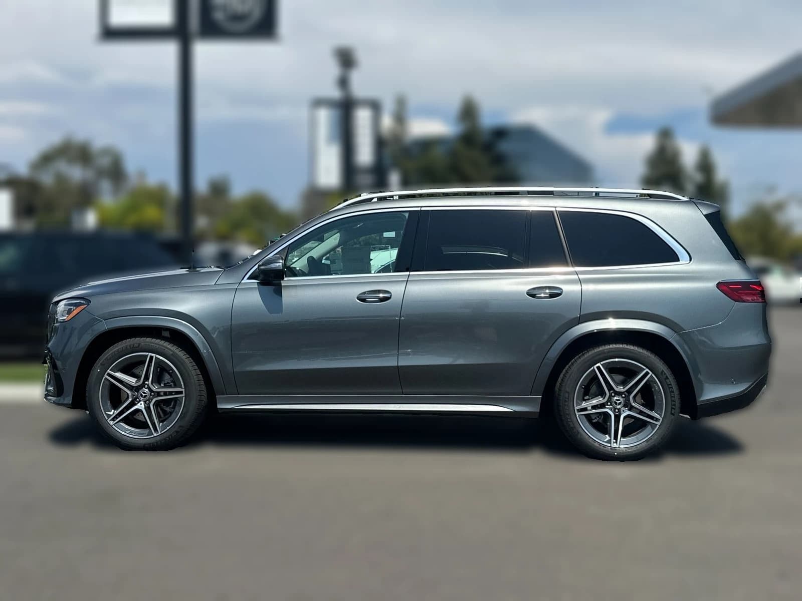 Mercedes-Benz GLS GLS 450 4MATIC SUV 2026 — side view