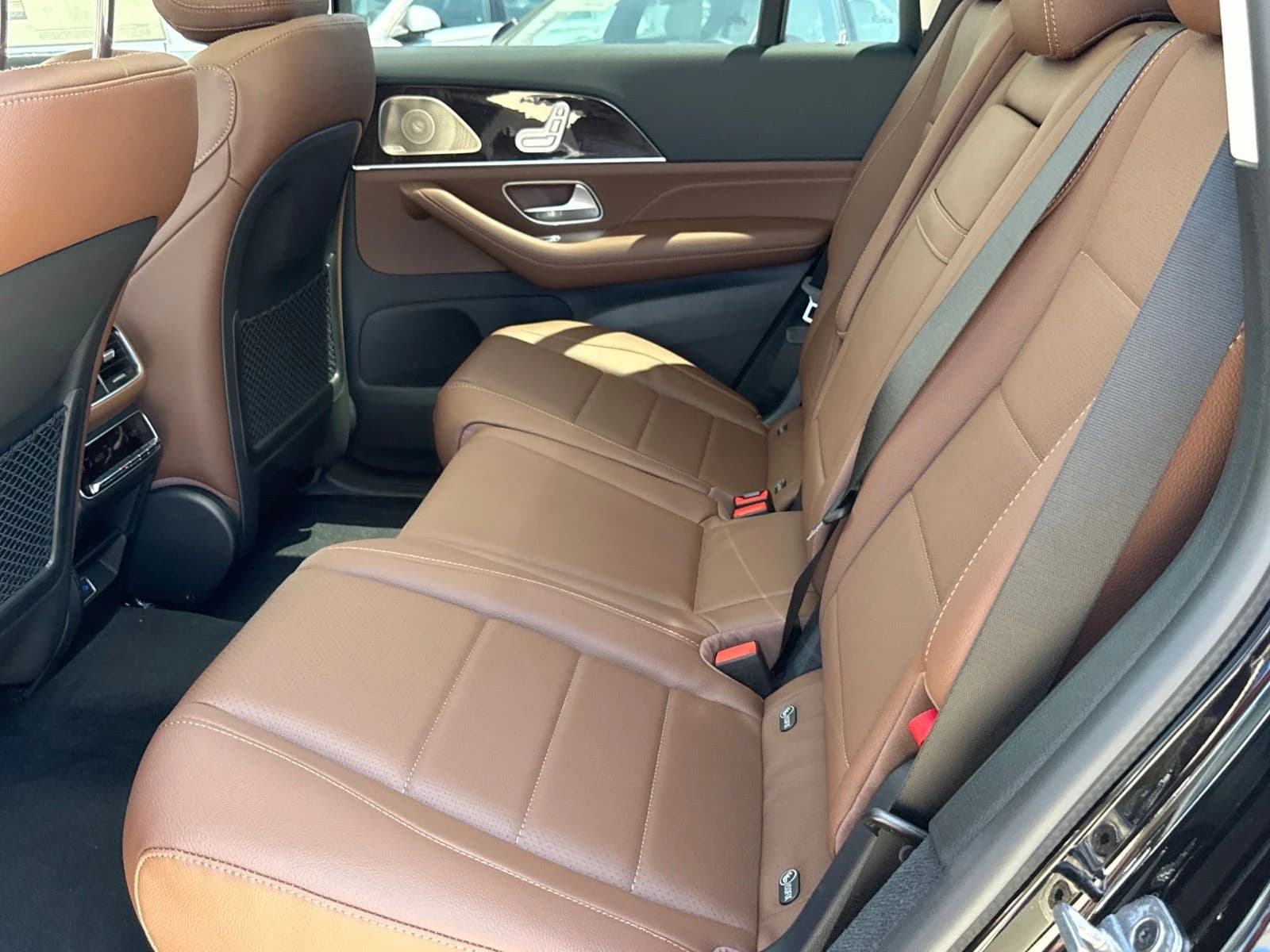 Mercedes-Benz GLS GLS 450 4MATIC SUV 2026 — side view