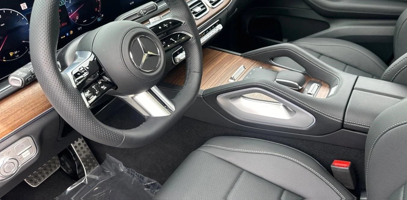 Mercedes-Benz GLS GLS 450 4MATIC SUV 2026 — side view