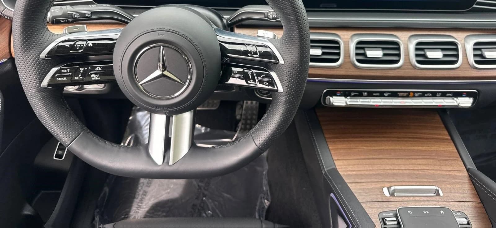 Mercedes-Benz GLS GLS 450 4MATIC SUV 2026 — side view