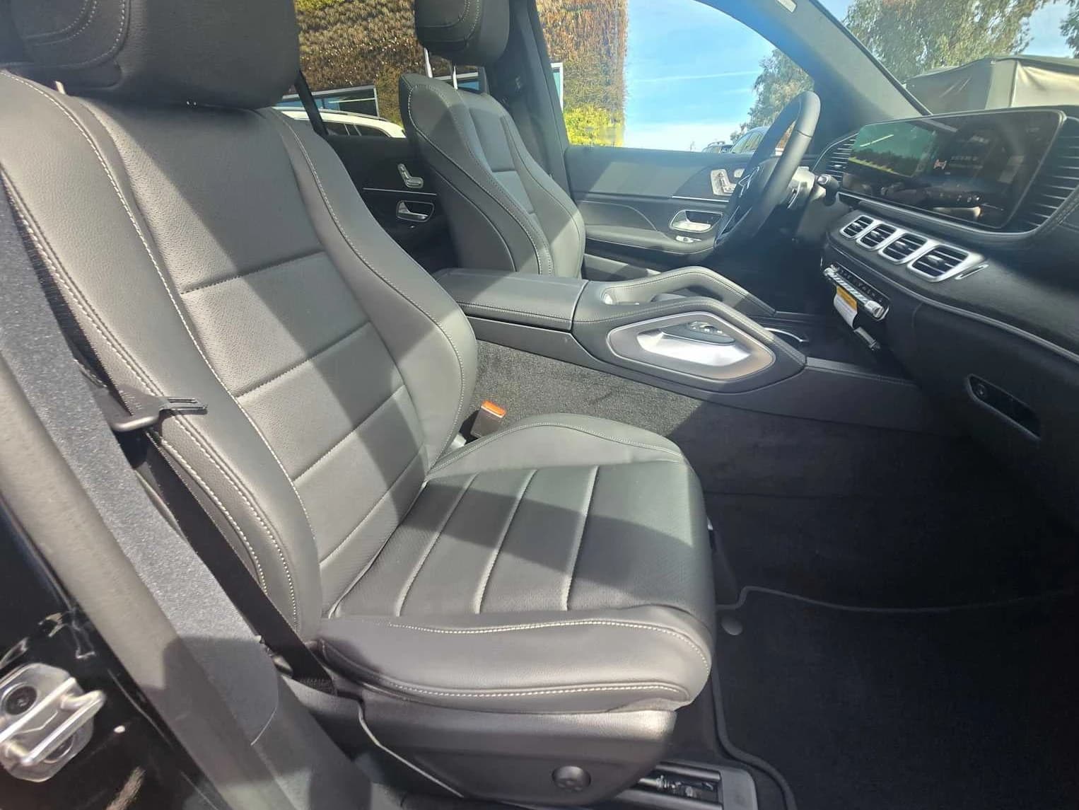 Mercedes-Benz GLS GLS 450 4MATIC SUV 2026 — side view