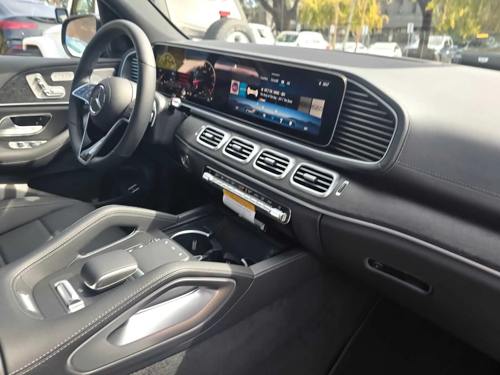 Mercedes-Benz GLS GLS 450 4MATIC SUV 2026 — side view
