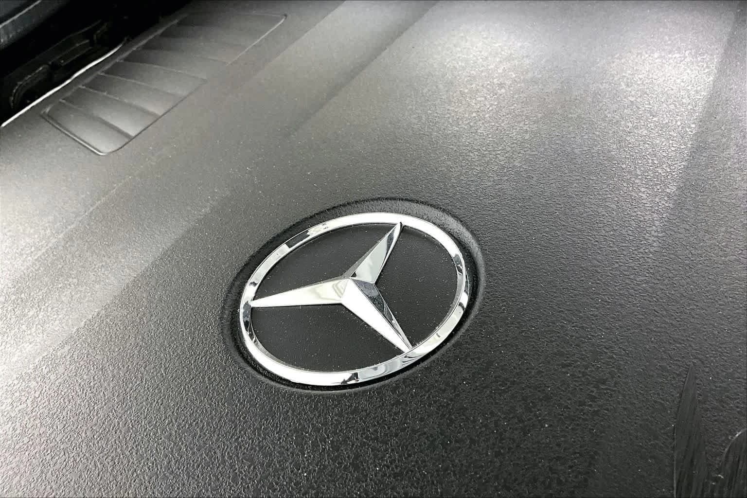 Mercedes-Benz GLS GLS 450 4MATIC SUV 2026 — side view