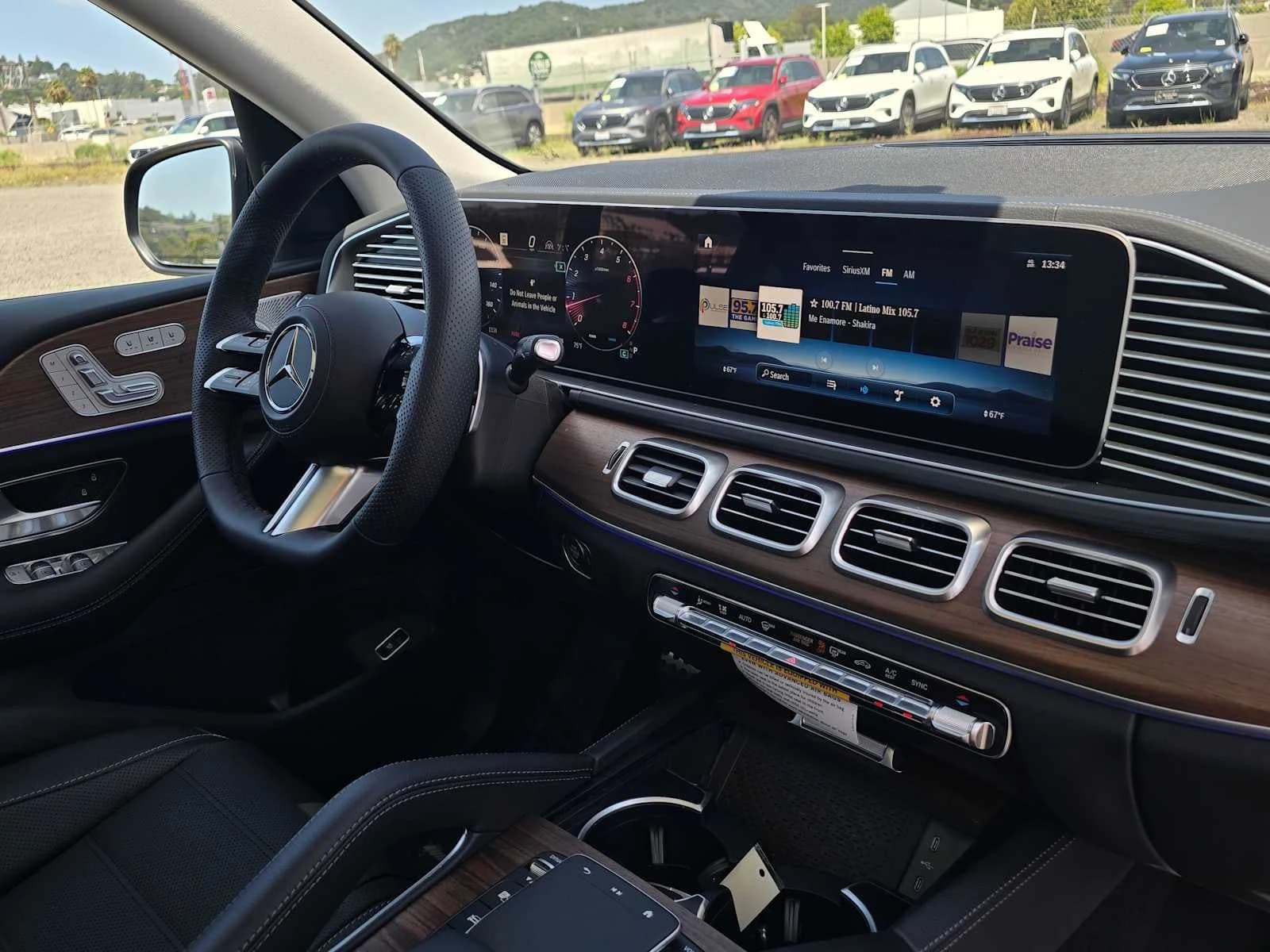 Mercedes-Benz GLS GLS 450 4MATIC SUV 2026 — side view