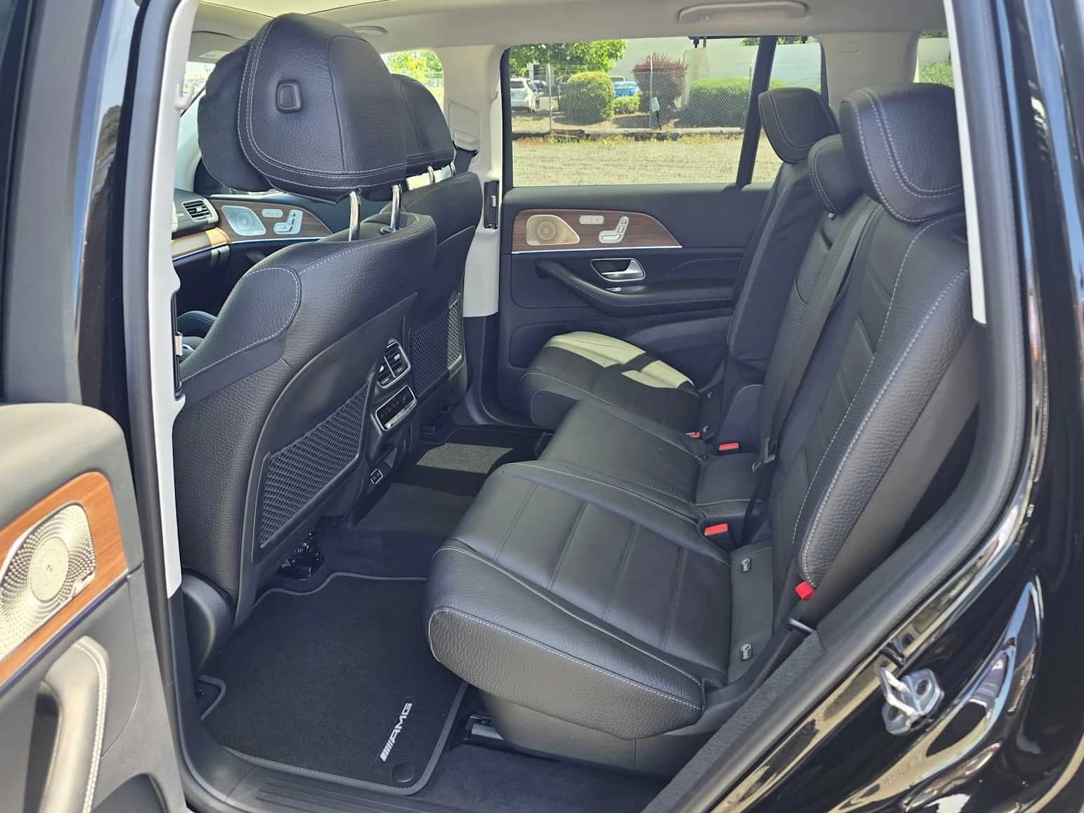 Mercedes-Benz GLS GLS 450 4MATIC SUV 2026 — side view