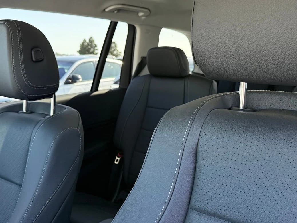 Mercedes-Benz GLS GLS 450 4MATIC SUV 2026 — side view