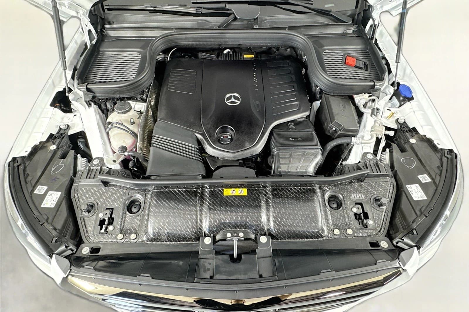 Mercedes-Benz GLS GLS 450 4MATIC SUV 2026 — side view