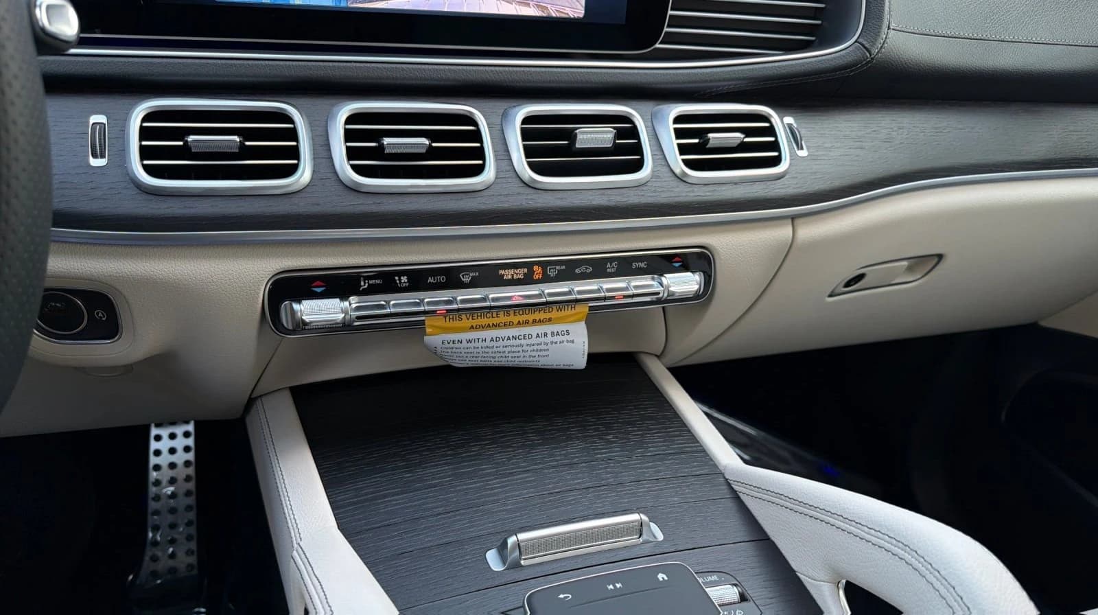 Mercedes-Benz GLS GLS 450 4MATIC SUV 2026 — side view