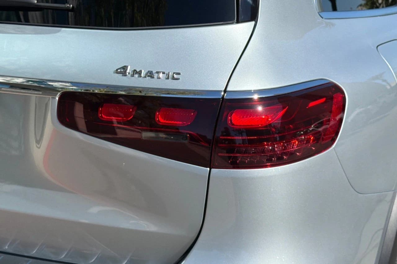Mercedes-Benz GLS GLS 450 4MATIC SUV 2026 — side view