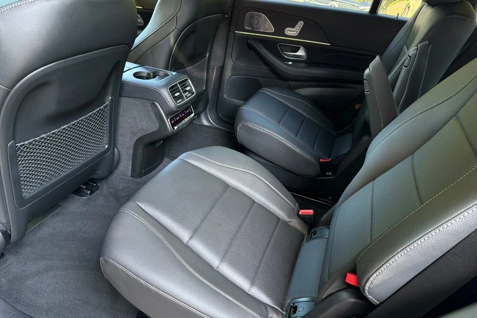 Mercedes-Benz GLS GLS 450 4MATIC SUV 2026 — side view