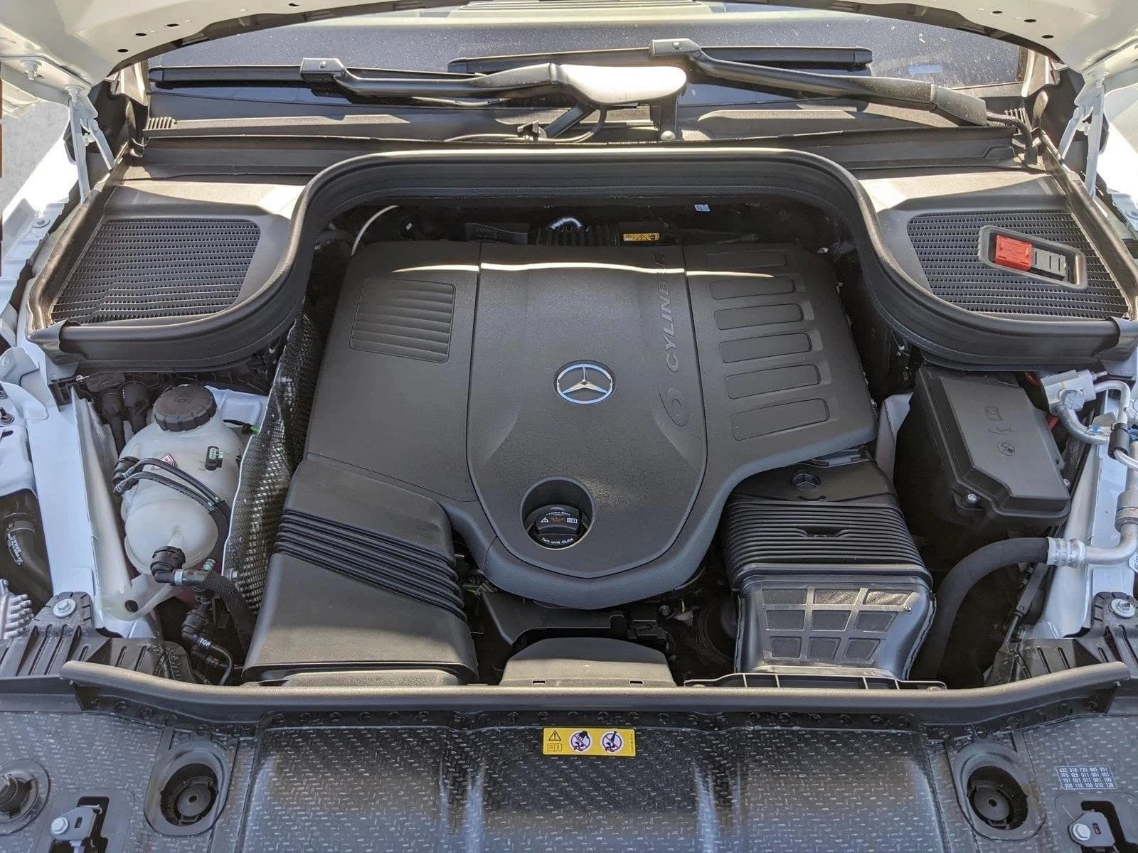 Mercedes-Benz GLS GLS 450 4MATIC SUV 2026 — side view