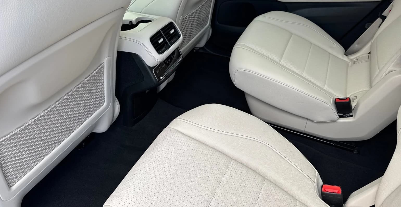 Mercedes-Benz GLS GLS 450 4MATIC SUV 2026 — side view