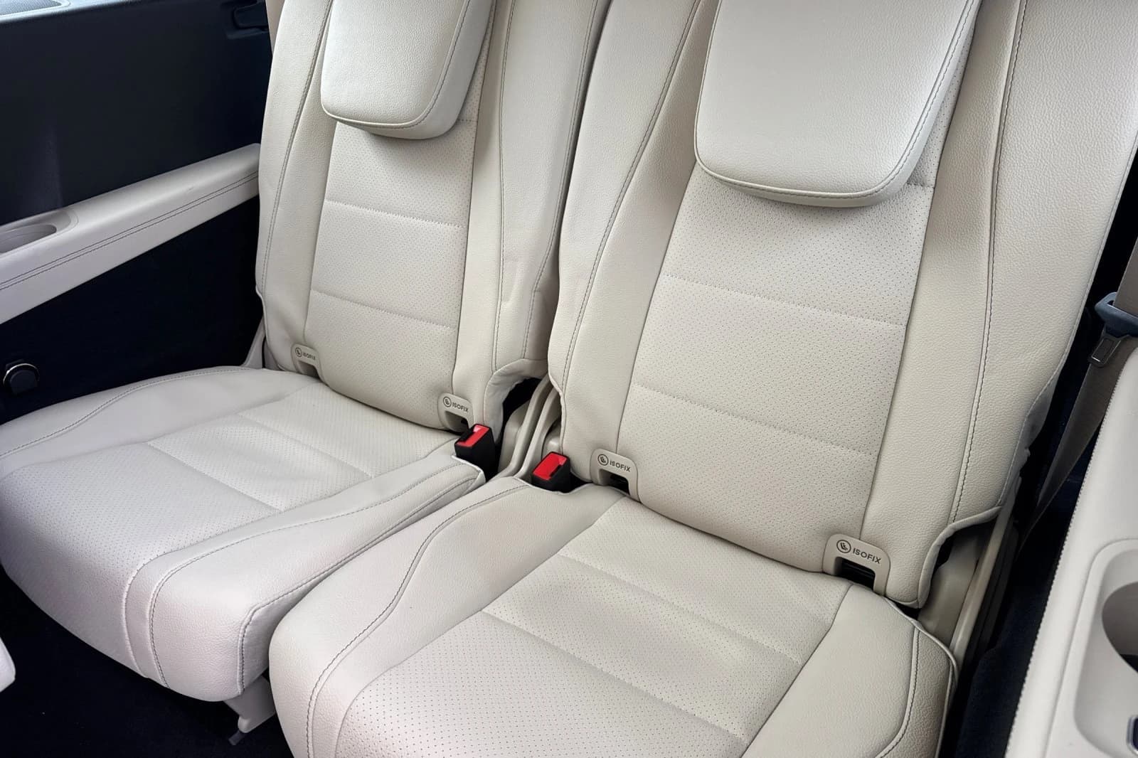 Mercedes-Benz GLS GLS 450 4MATIC SUV 2026 — side view