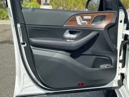 Mercedes-Benz GLS GLS 450 4MATIC SUV 2026 — side view