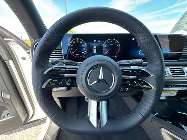 Mercedes-Benz GLS GLS 450 4MATIC SUV 2026 — side view