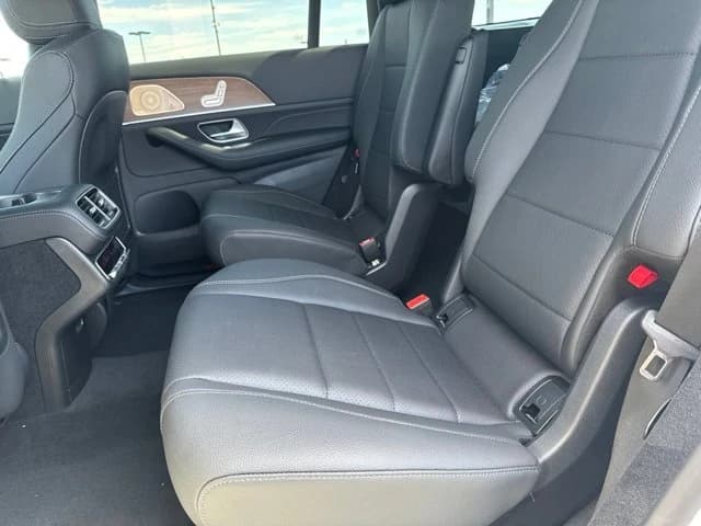 Mercedes-Benz GLS GLS 450 4MATIC SUV 2026 — side view