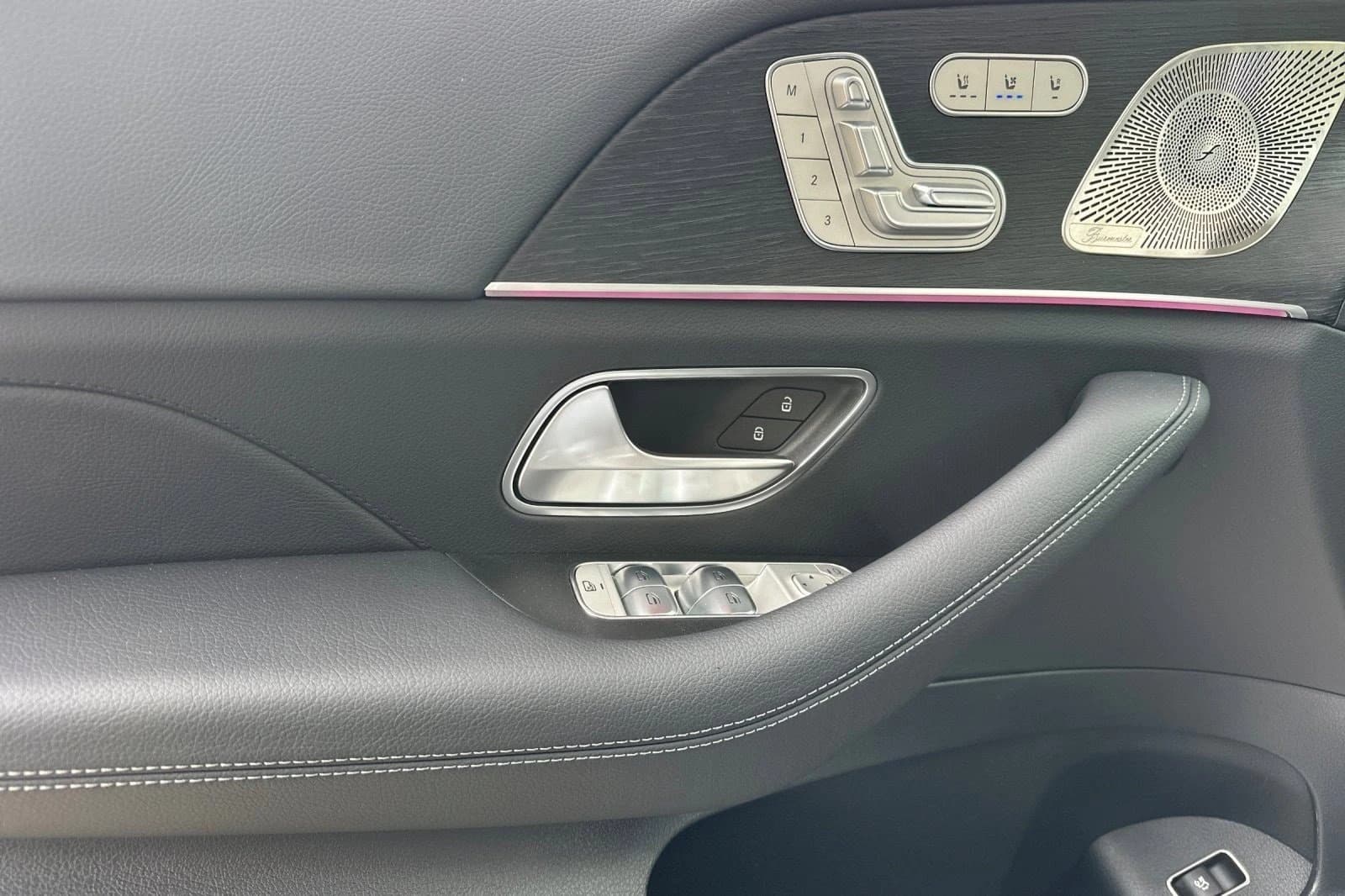 Mercedes-Benz GLS GLS 450 4MATIC SUV 2026 — side view