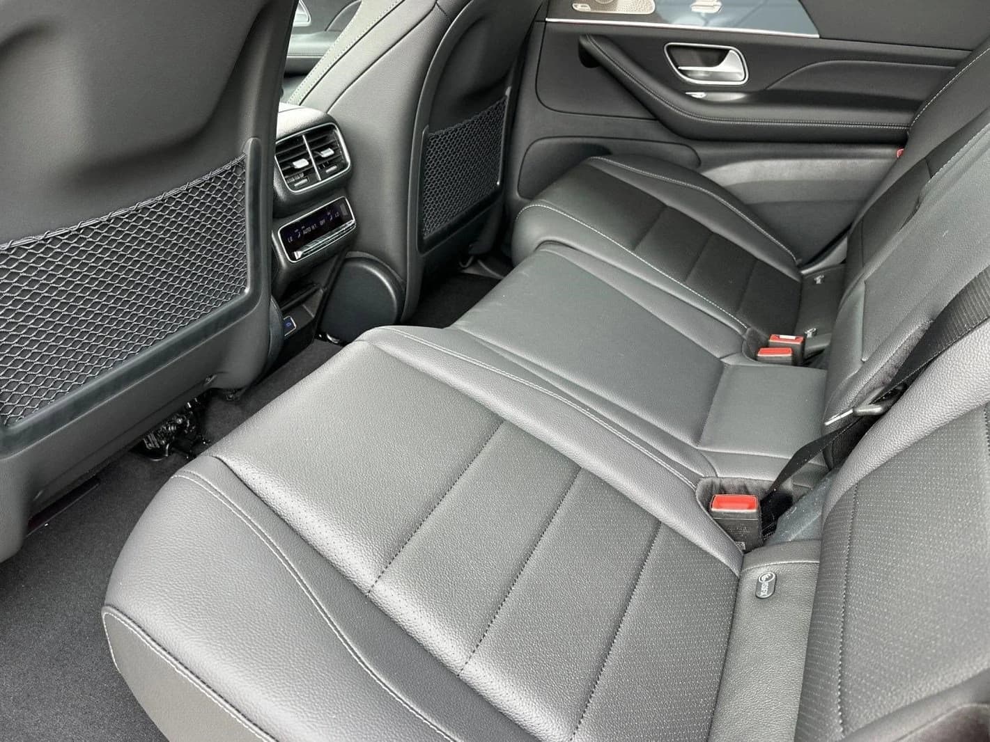 Mercedes-Benz GLS GLS 450 4MATIC SUV 2026 — side view