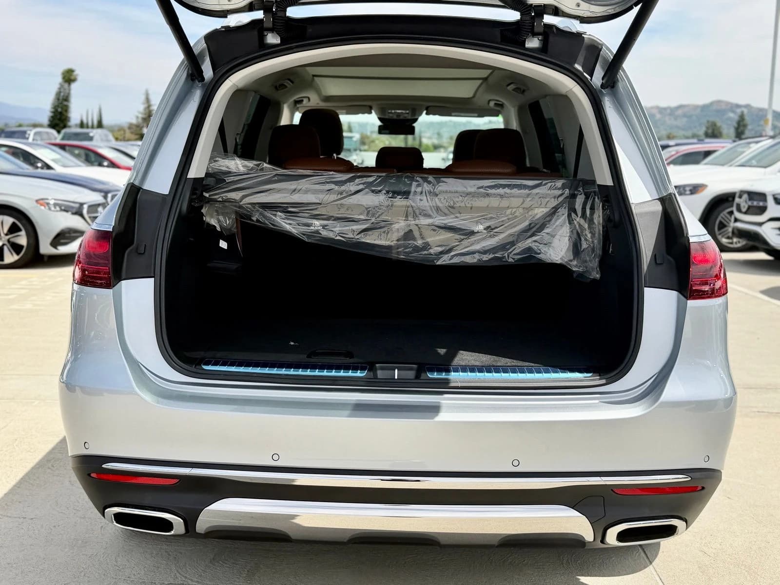 Mercedes-Benz GLS GLS 450 4MATIC SUV 2026 — side view