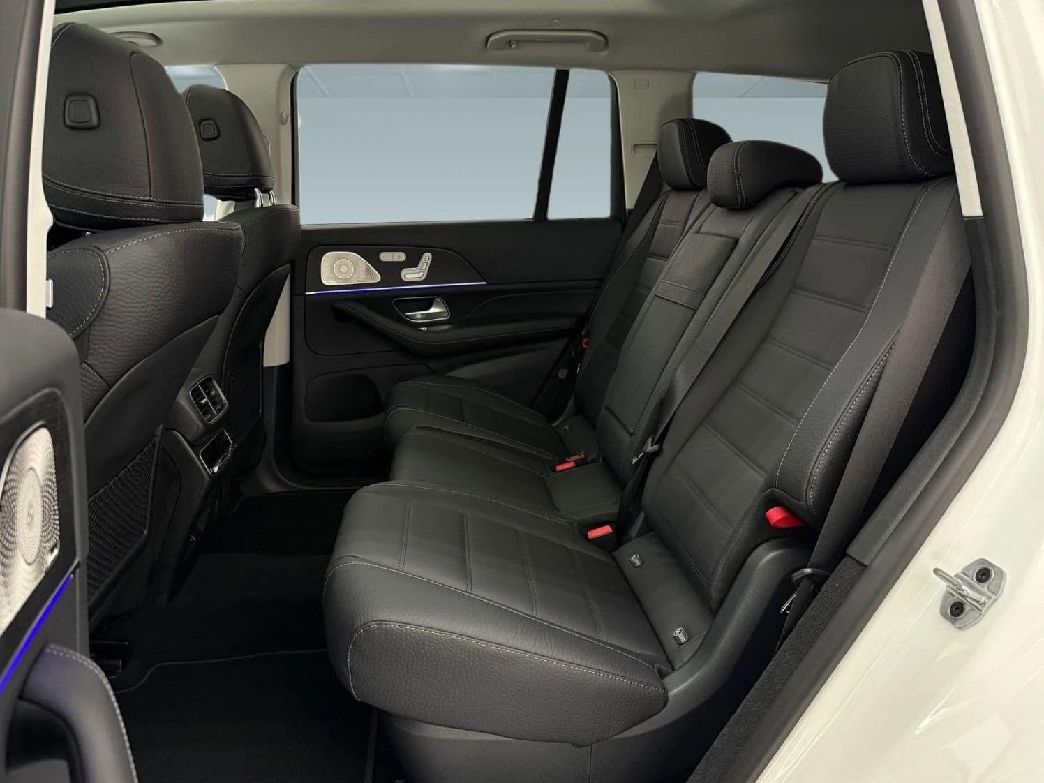 Mercedes-Benz GLS GLS 450 4MATIC SUV 2026 — side view