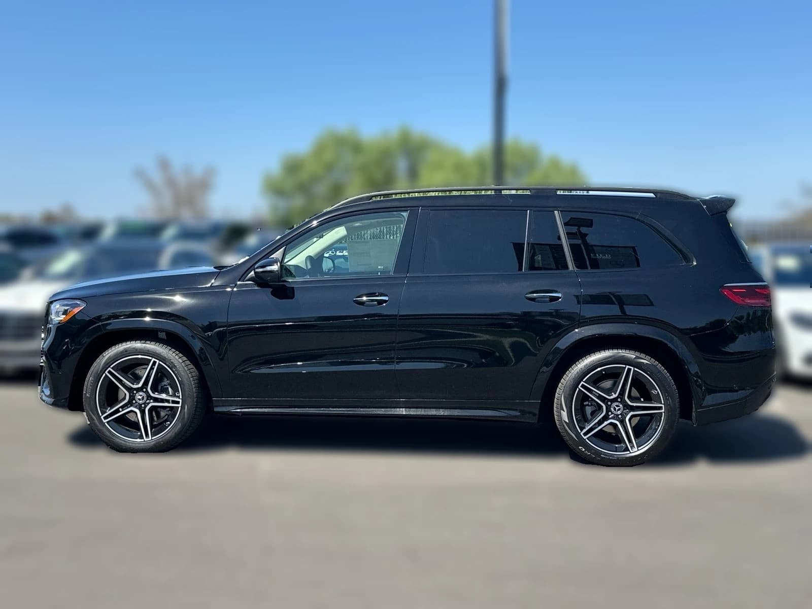 Mercedes-Benz GLS GLS 450 4MATIC SUV 2026 — side view