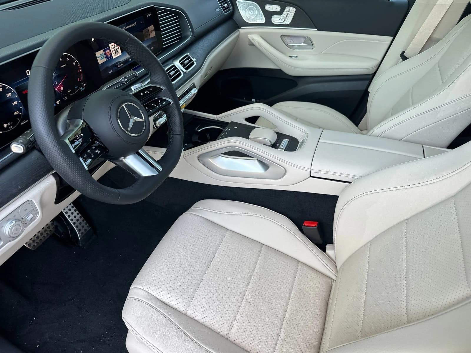 Mercedes-Benz GLS GLS 450 4MATIC SUV 2026 — side view