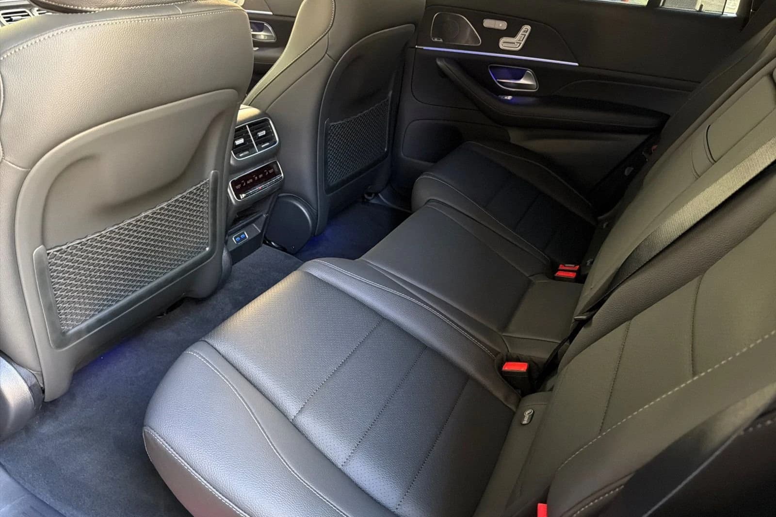 Mercedes-Benz GLS GLS 450 4MATIC SUV 2026 — side view