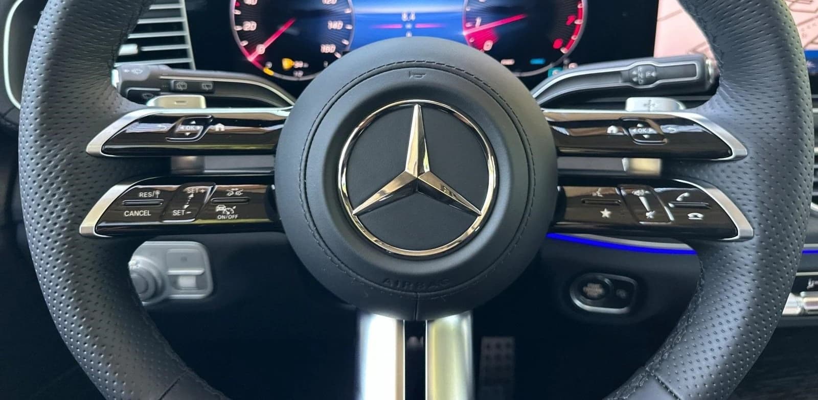 Mercedes-Benz GLS GLS 450 4MATIC SUV 2026 — side view