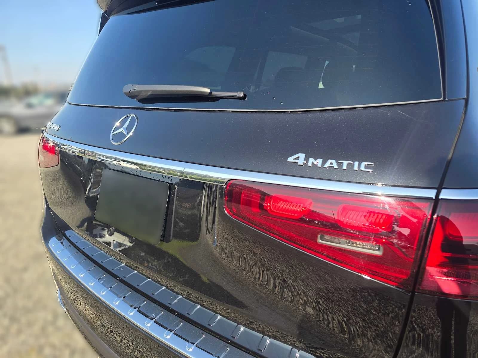 Mercedes-Benz GLS GLS 450 4MATIC SUV 2026 — side view