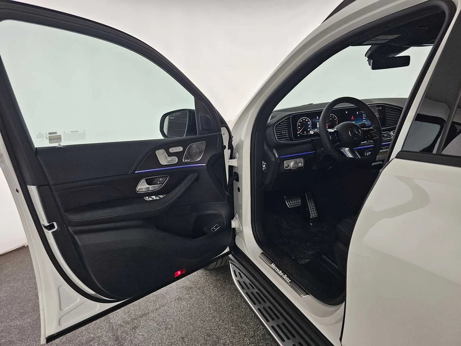 Mercedes-Benz GLS GLS 450 4MATIC SUV 2026 — side view