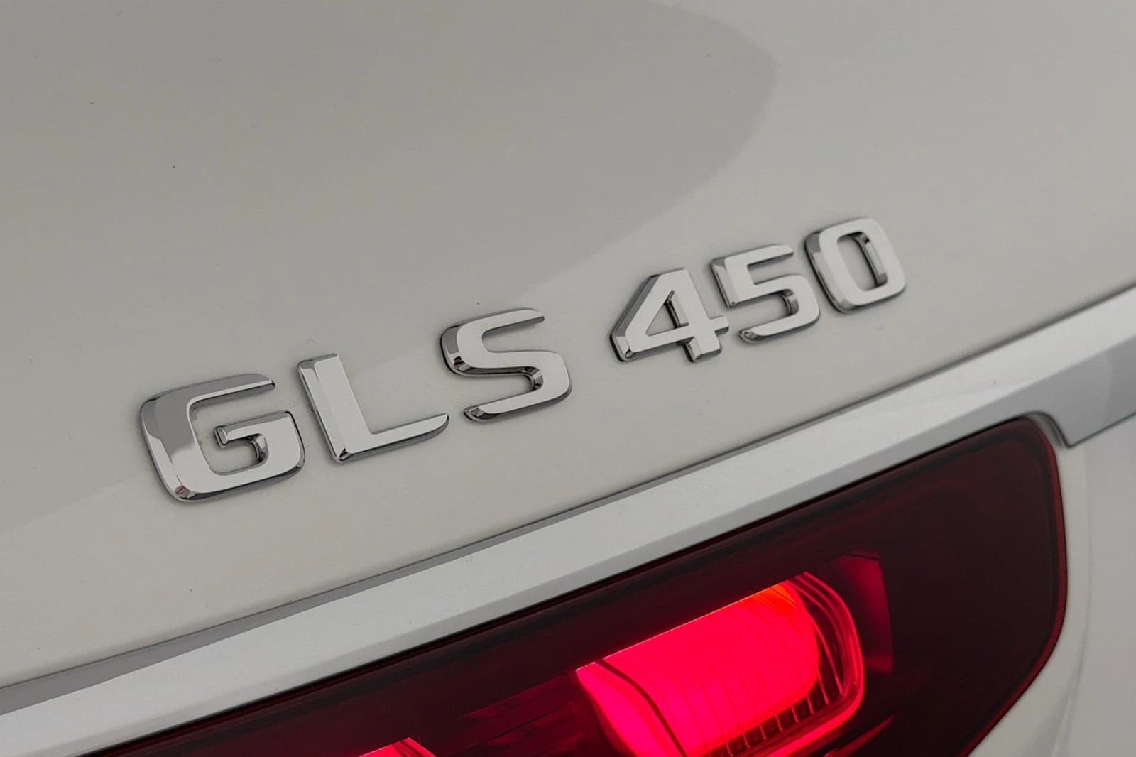 Mercedes-Benz GLS GLS 450 4MATIC SUV 2026 — side view