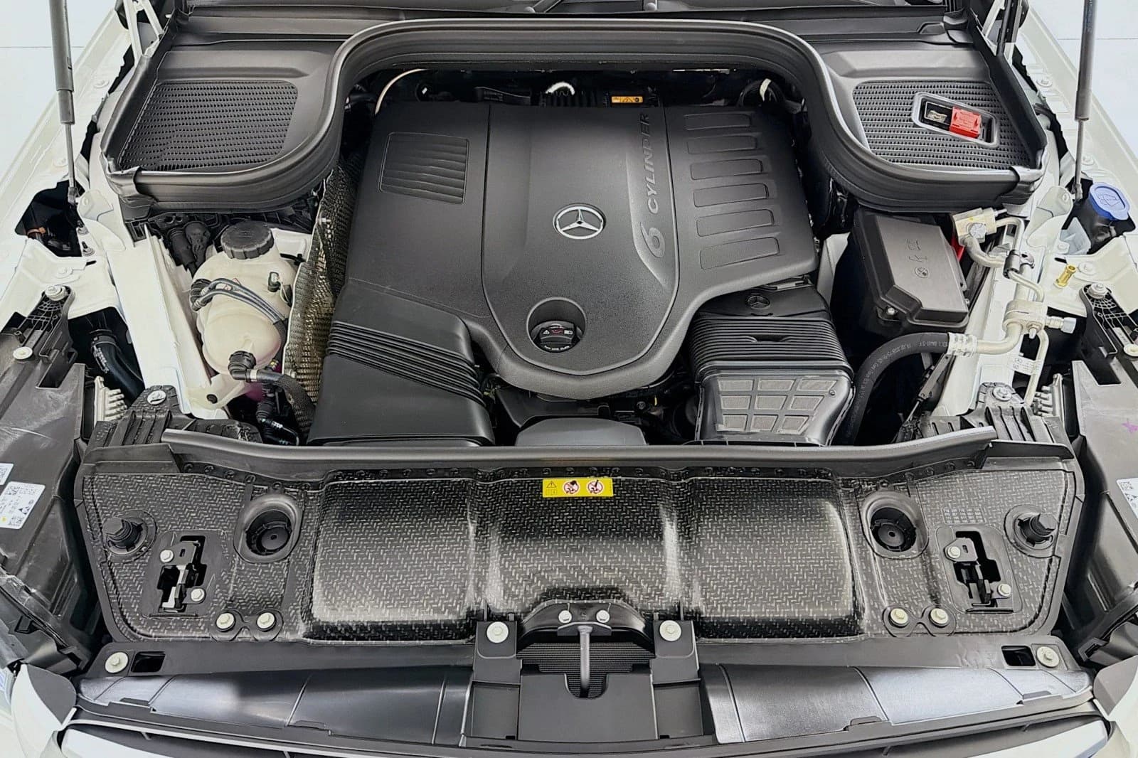 Mercedes-Benz GLS GLS 450 4MATIC SUV 2026 — side view