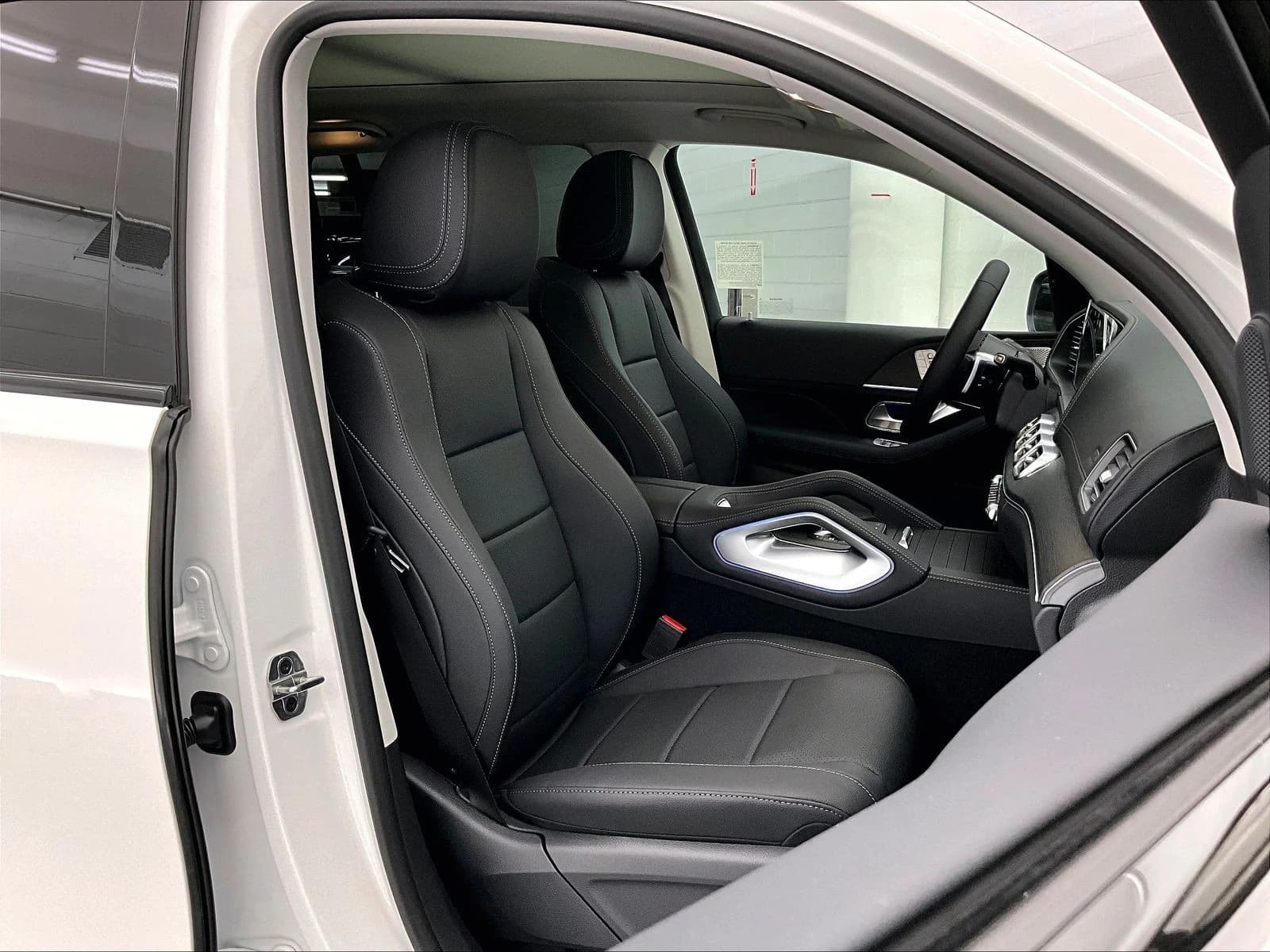 Mercedes-Benz GLS GLS 450 4MATIC SUV 2026 — side view