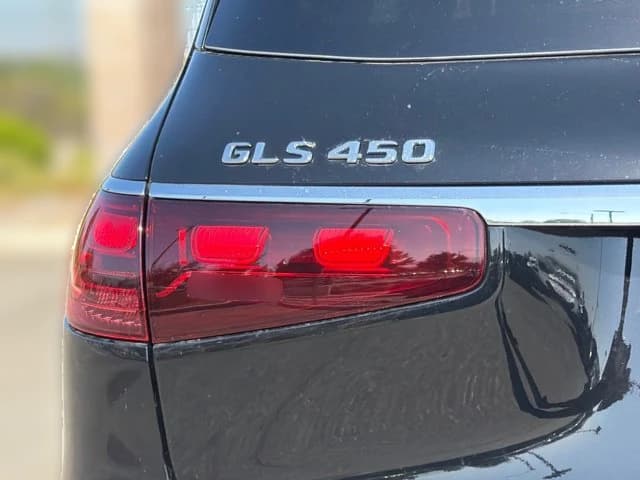 Mercedes-Benz GLS GLS 450 4MATIC SUV 2026 — side view