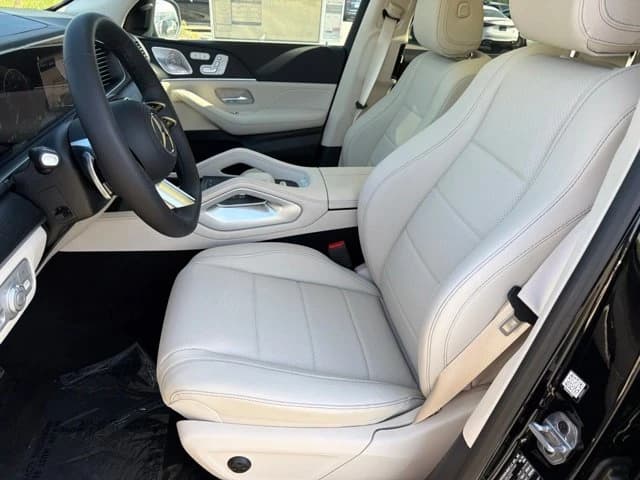 Mercedes-Benz GLS GLS 450 4MATIC SUV 2026 — side view