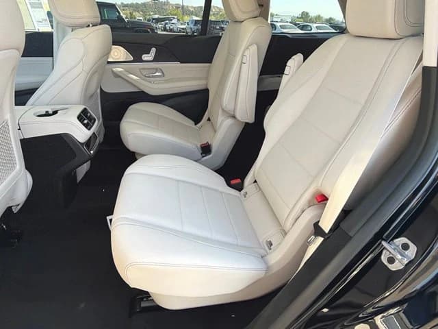 Mercedes-Benz GLS GLS 450 4MATIC SUV 2026 — side view