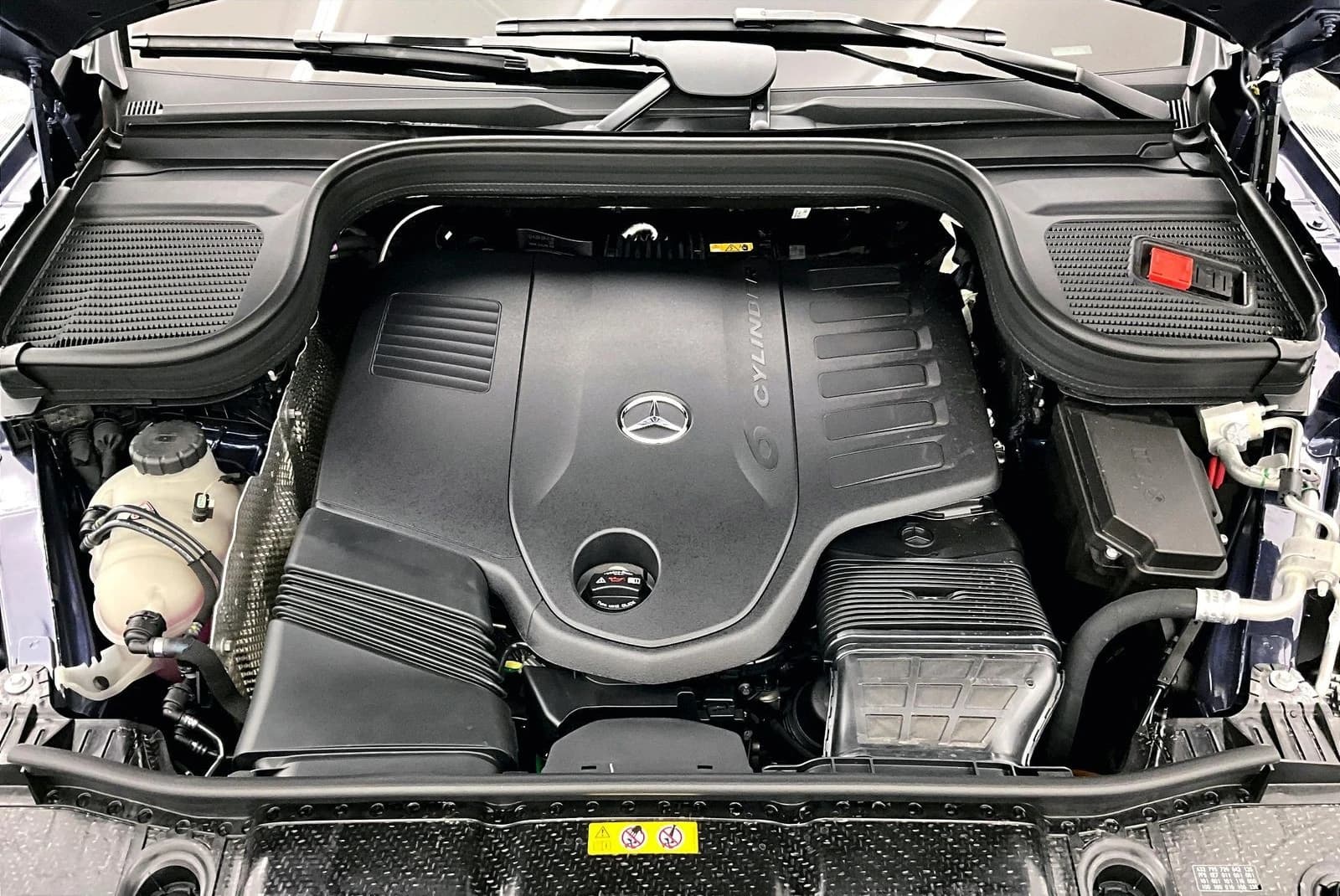 Mercedes-Benz GLS GLS 450 4MATIC SUV 2026 — side view
