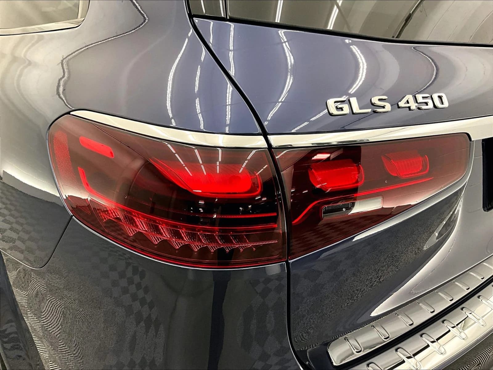 Mercedes-Benz GLS GLS 450 4MATIC SUV 2026 — side view
