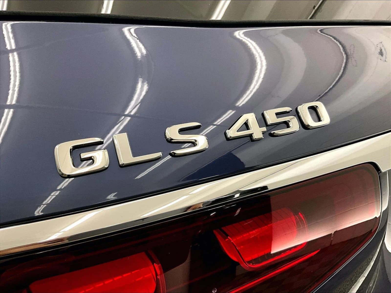 Mercedes-Benz GLS GLS 450 4MATIC SUV 2026 — side view