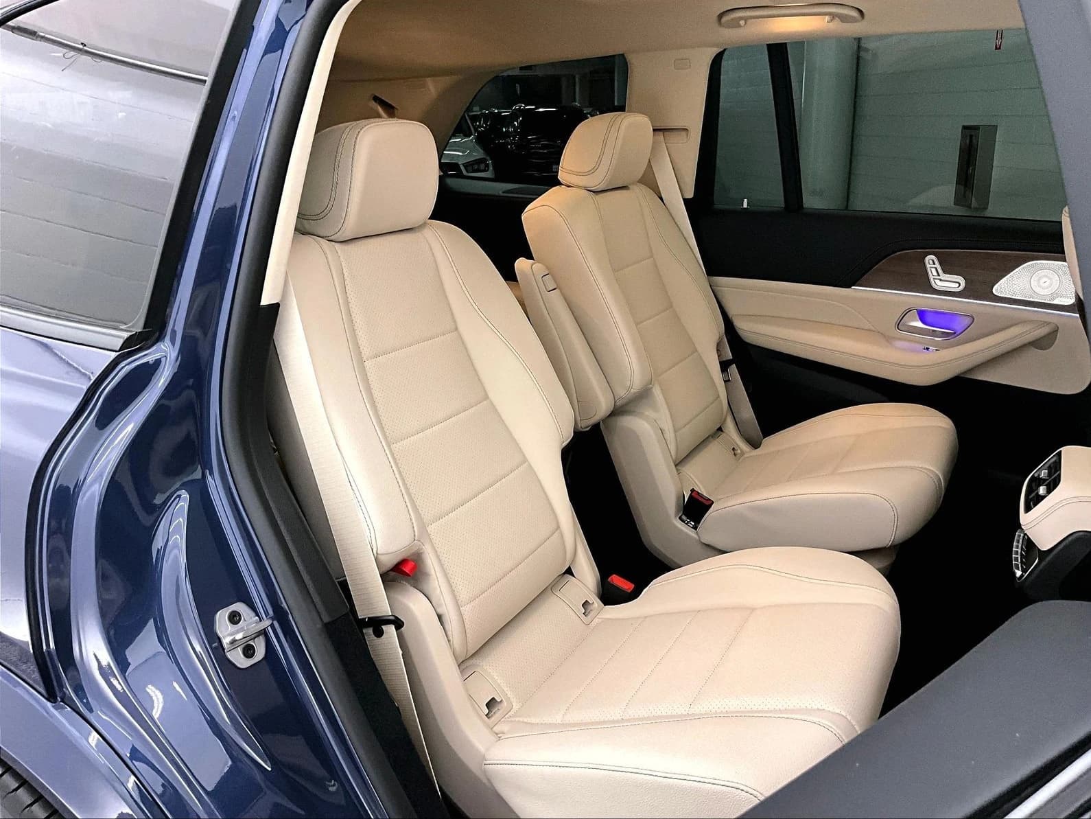Mercedes-Benz GLS GLS 450 4MATIC SUV 2026 — side view