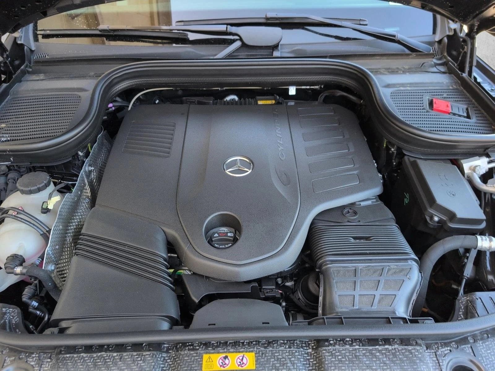 Mercedes-Benz GLS GLS 450 4MATIC SUV 2026 — side view