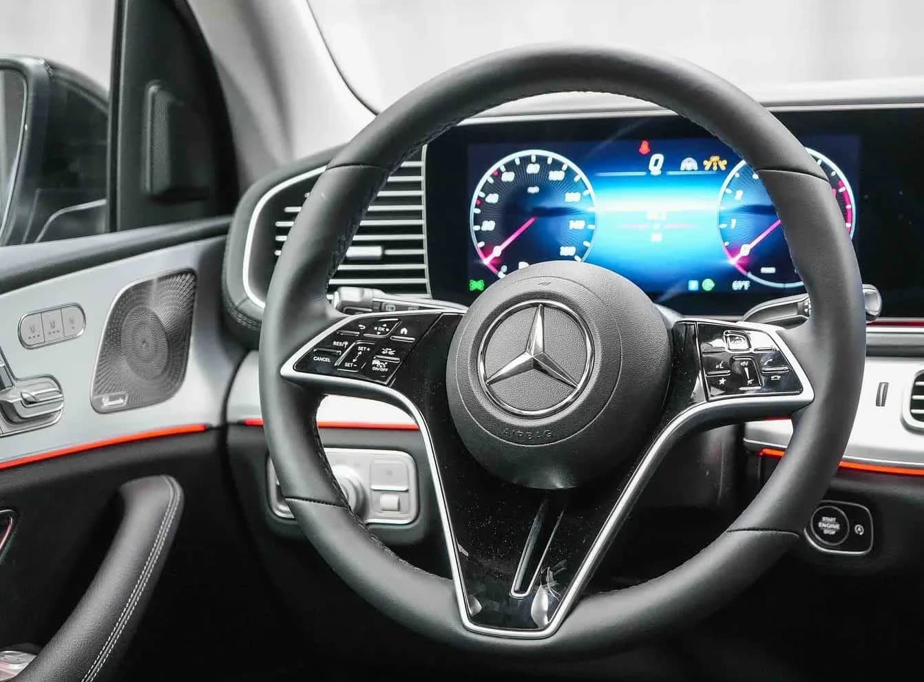 Mercedes-Benz GLS GLS 450 4MATIC SUV 2026 — side view