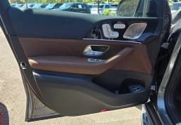 Mercedes-Benz GLS GLS 450 4MATIC SUV 2026 — side view