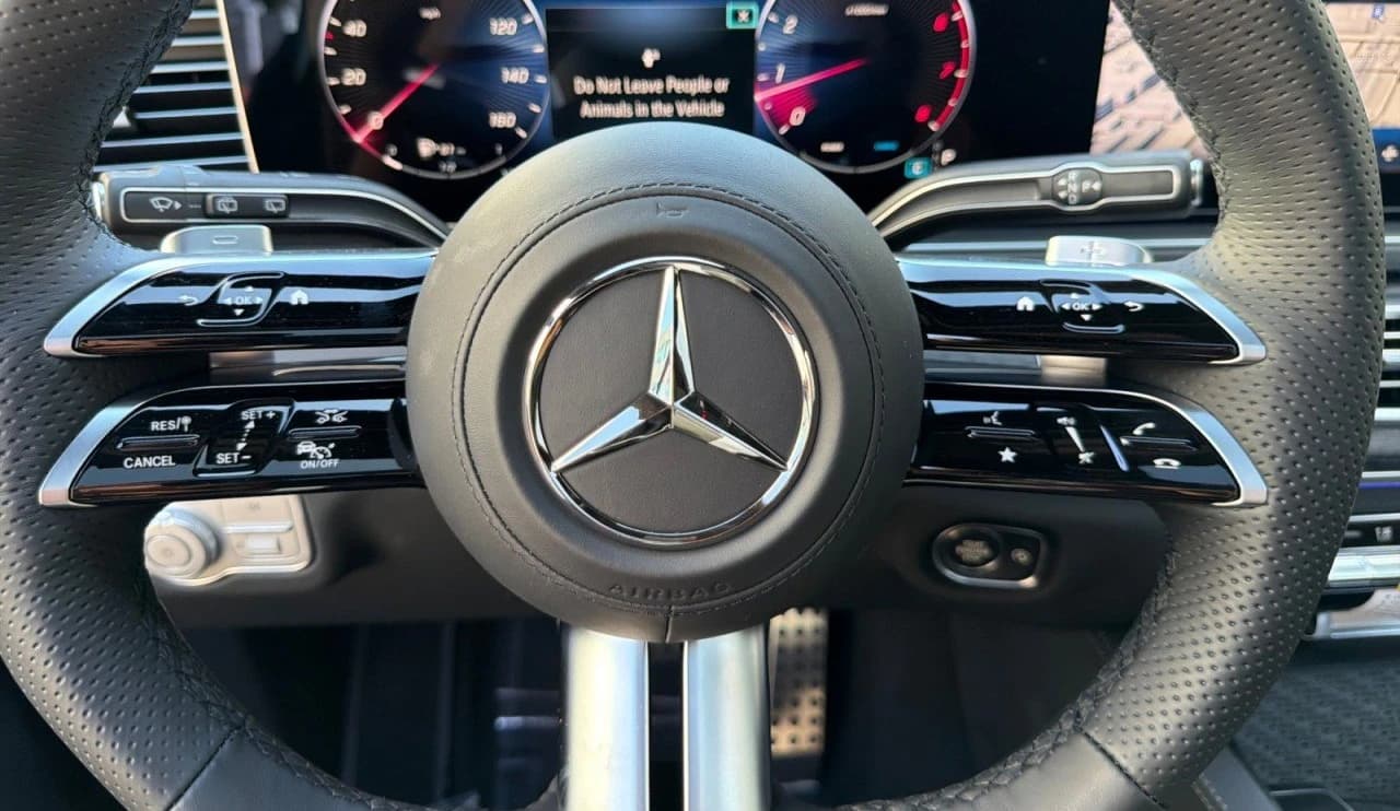Mercedes-Benz GLS GLS 450 4MATIC SUV 2026 — side view