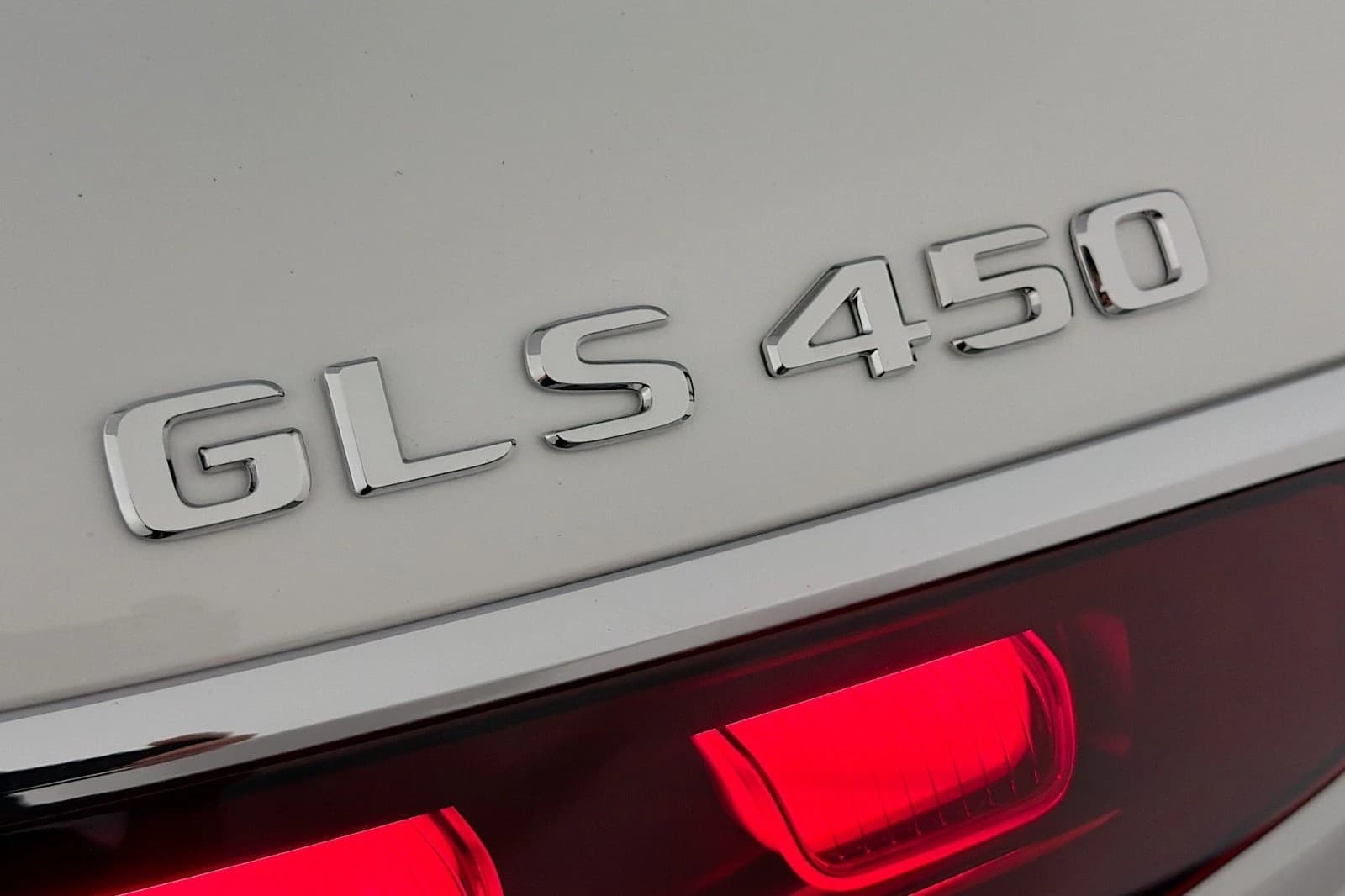 Mercedes-Benz GLS GLS 450 4MATIC SUV 2026 — side view