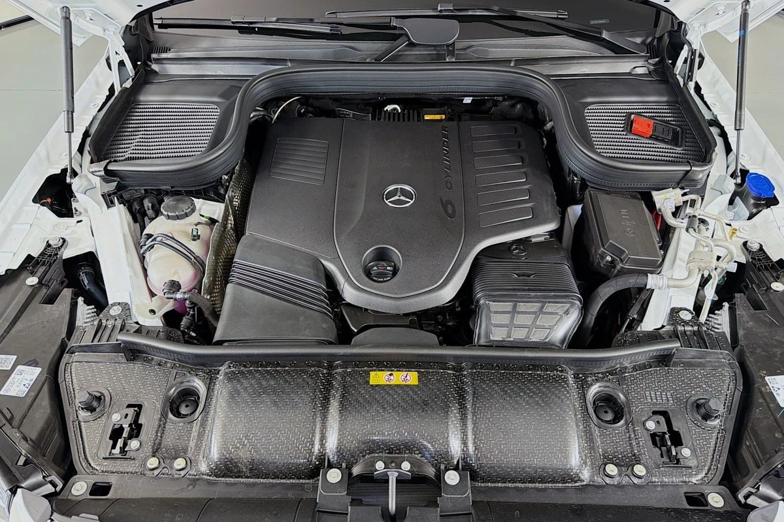 Mercedes-Benz GLS GLS 450 4MATIC SUV 2026 — side view