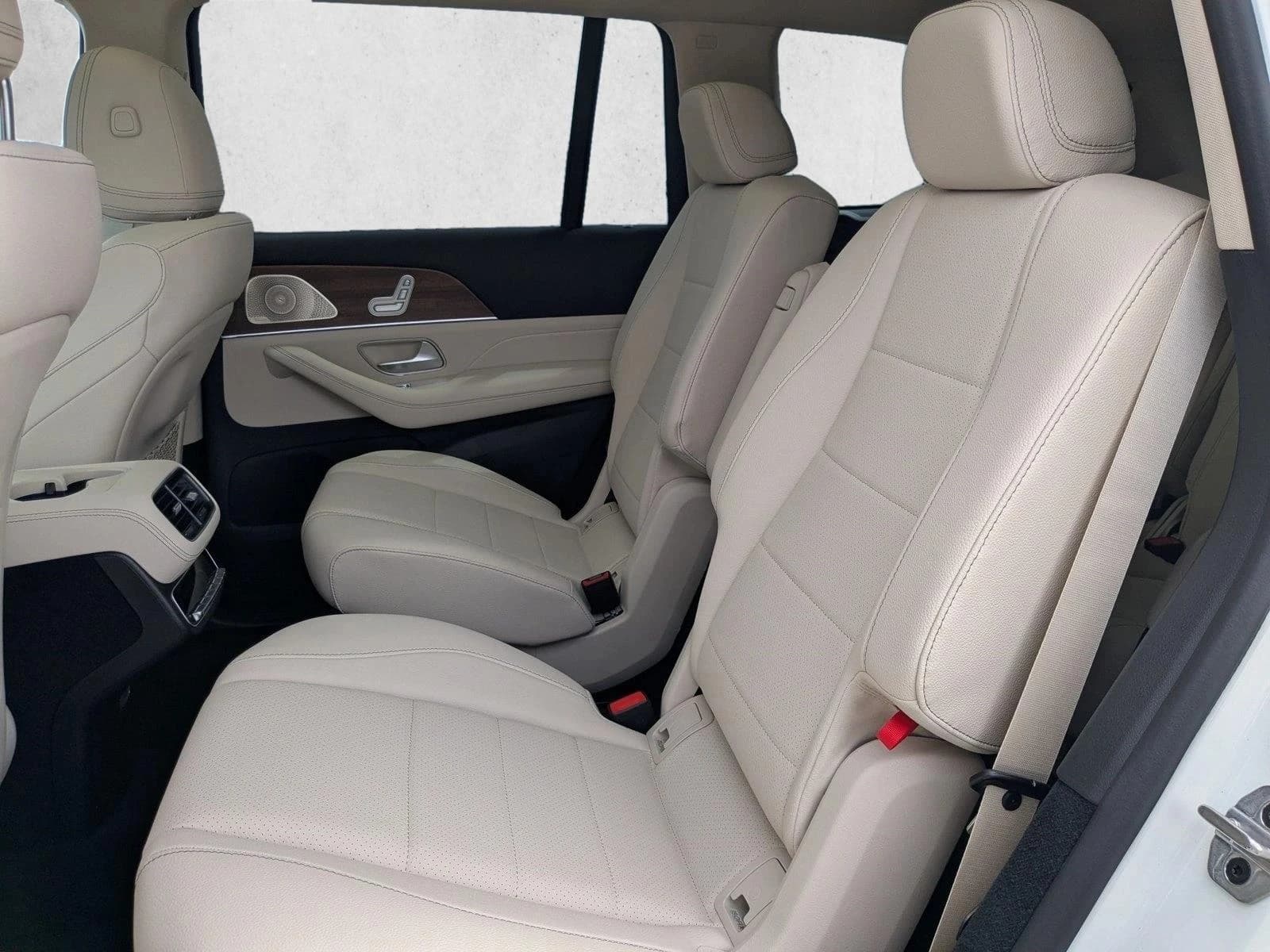 Mercedes-Benz GLS GLS 450 4MATIC SUV 2026 — side view